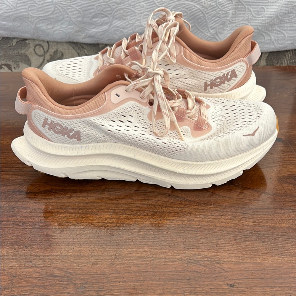 Women’s Kawaba Hoka sneakers